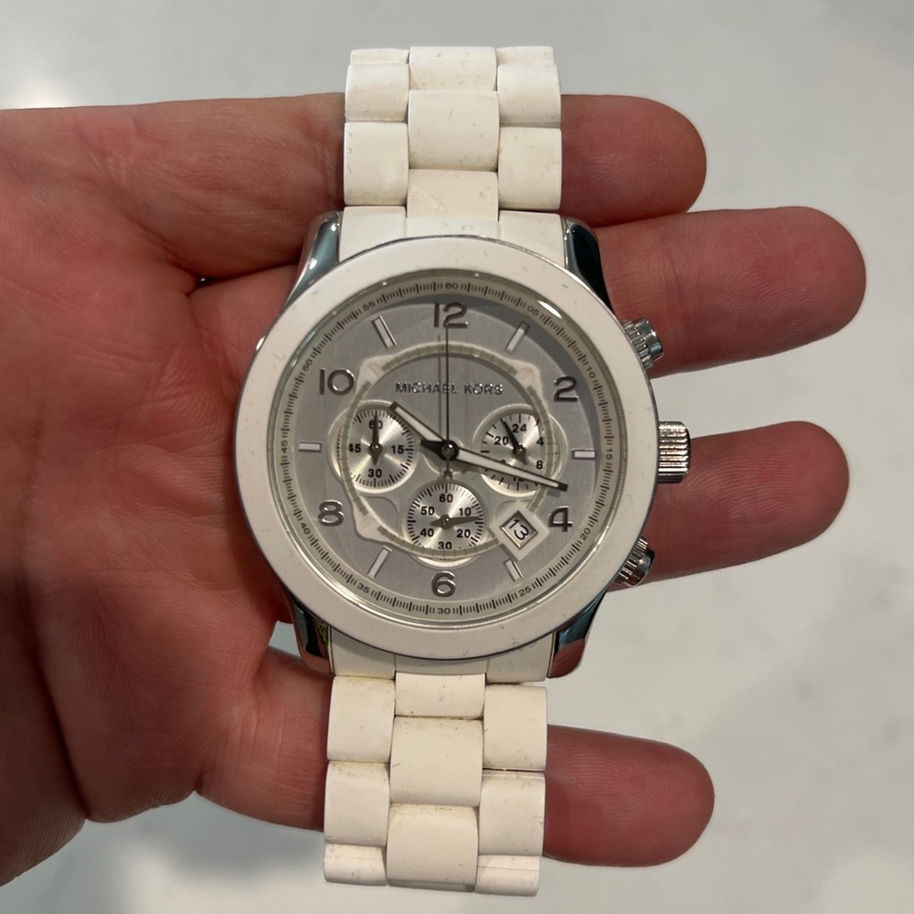 Oversize Michael Kors watch